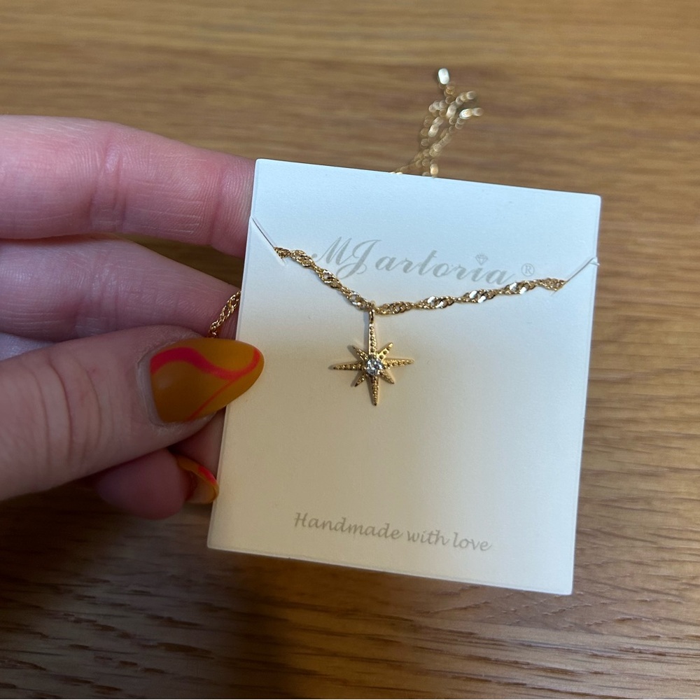 Gold Star Pendant Necklace